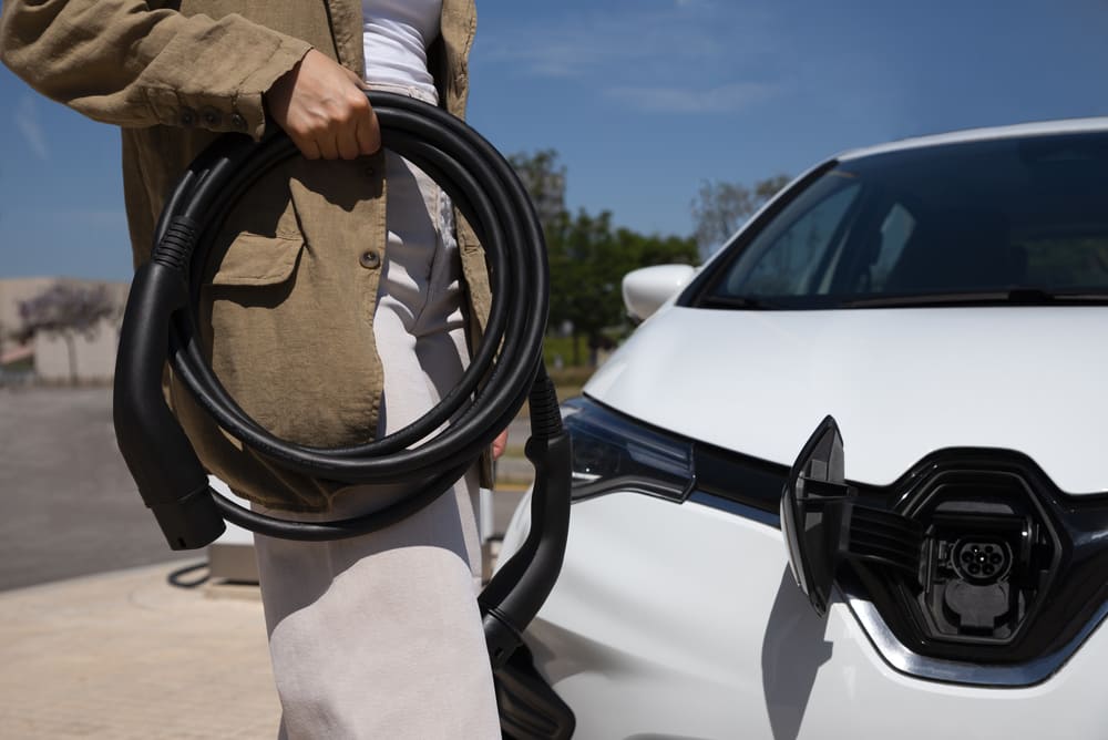 1 fazės ar 3 fazių elektromobilių įkrovimas