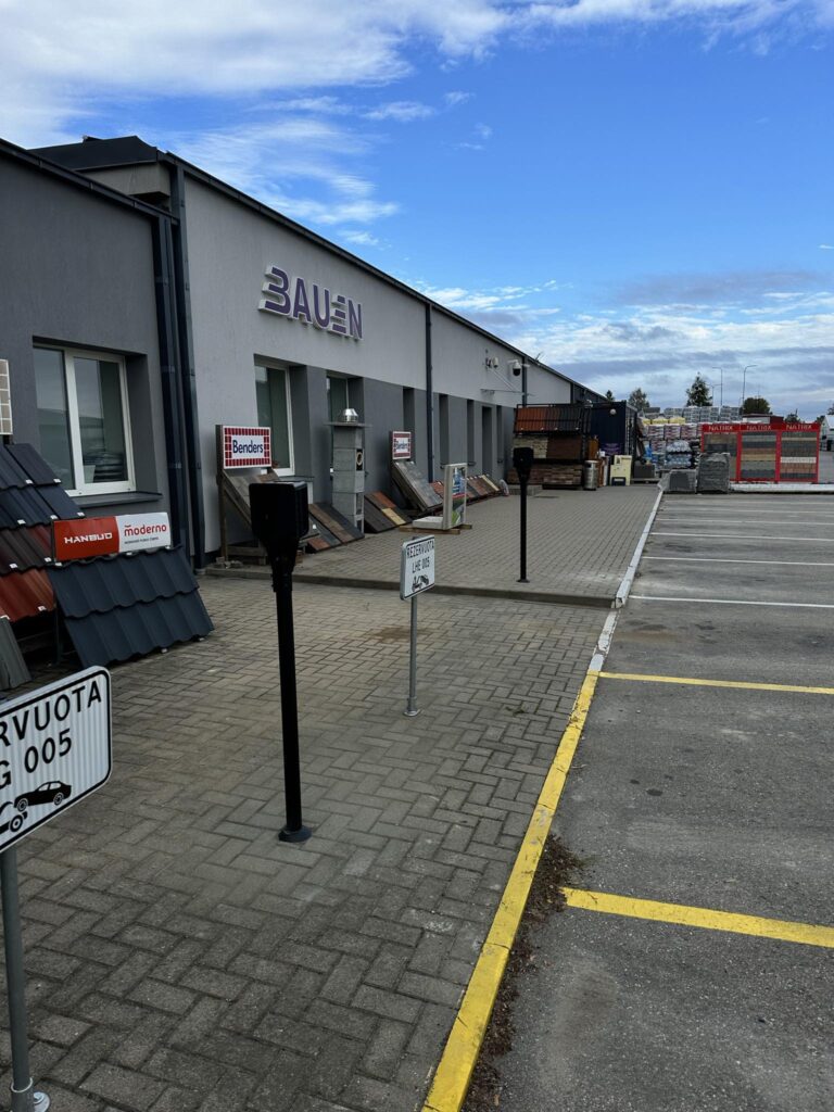 UAB Bauen įmonės EV parkas - 4 Easee Core įkrovimo stotelės su galios balansavimo funkcija